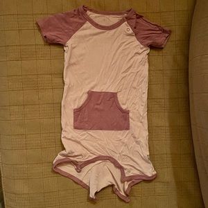 Kyte Baby Shortall in Blush/Mulberry